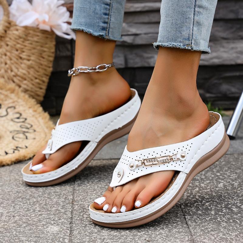 Fashion 2025 Summer New Plus Size Women’s Flip Flops Slippers Outdoor Casual Wedges Metal Decoration Sandals for Daily Beach Slippers