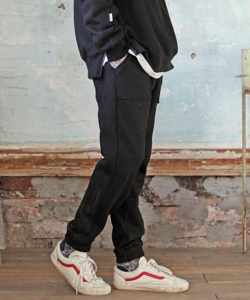 HALBKREIS LAYOUT Brushed Fleece Sweatpants Cp 17_Bk