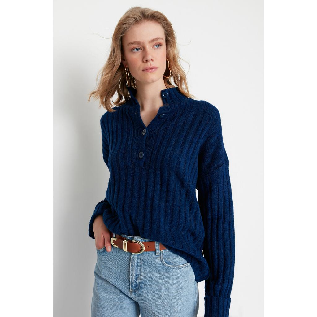 Бежевый вязаный свитер с широким узором и мягким текстурированным высоким воротником Twoaw21kz0783