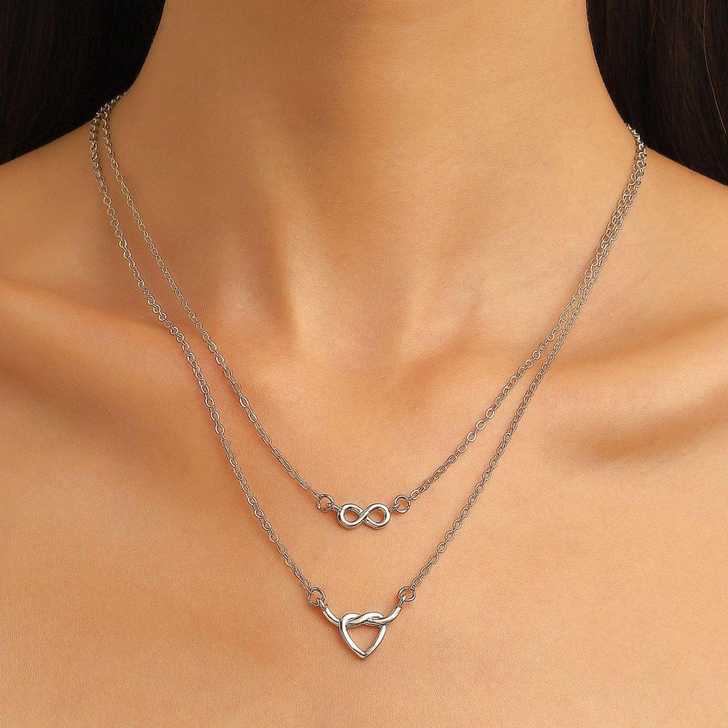 Korean 8-Shaped Pendant Clavicle Necklace