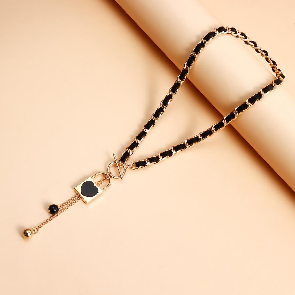 Trendy Black Love Heart Fritillary Necklace Classic Alloy Flannel Wrapped Choker Luxury Fashion Star Tassel Necklace Women