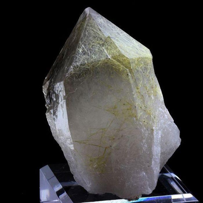 Pierres et Minéraux. Quartz + Rutile. 2022.0 ct. Diamantina, Minas Gerais, Brésil.