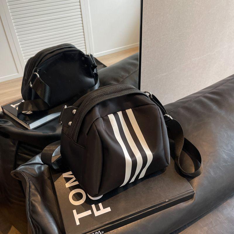 Casual nylon cloth bag women's summer 2025 new niche design shell bag lightweight and versatile large-capacity messenger bag