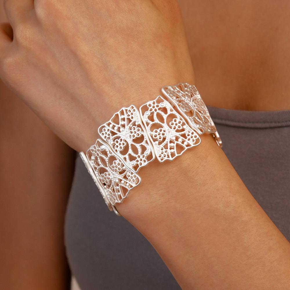 Europe American Style Zinc Zinc Alloy Metal Wide Bangle Hollow Exaggerated Bracelet Chunky Bracelet  Lady