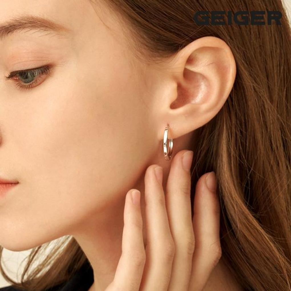 [Geiger Jewelry] Плоские серебряные серьги с застежкой-щелчком GISVEE034