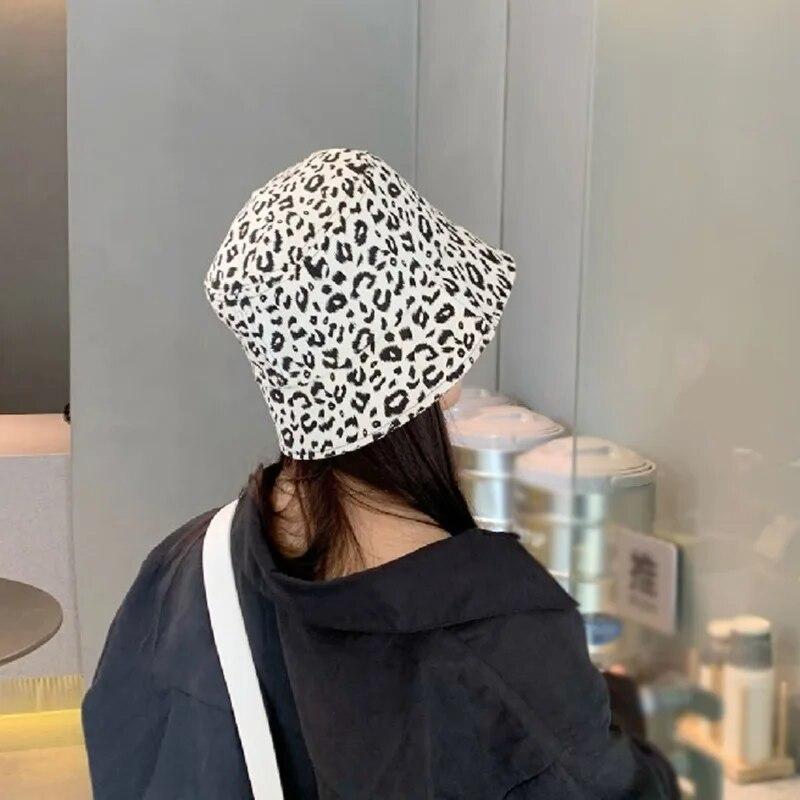 Рыбак, Самка леопарда, Тонкая, Солнце, Солнцезащитный крем, Весна, Осень Ведро с водой