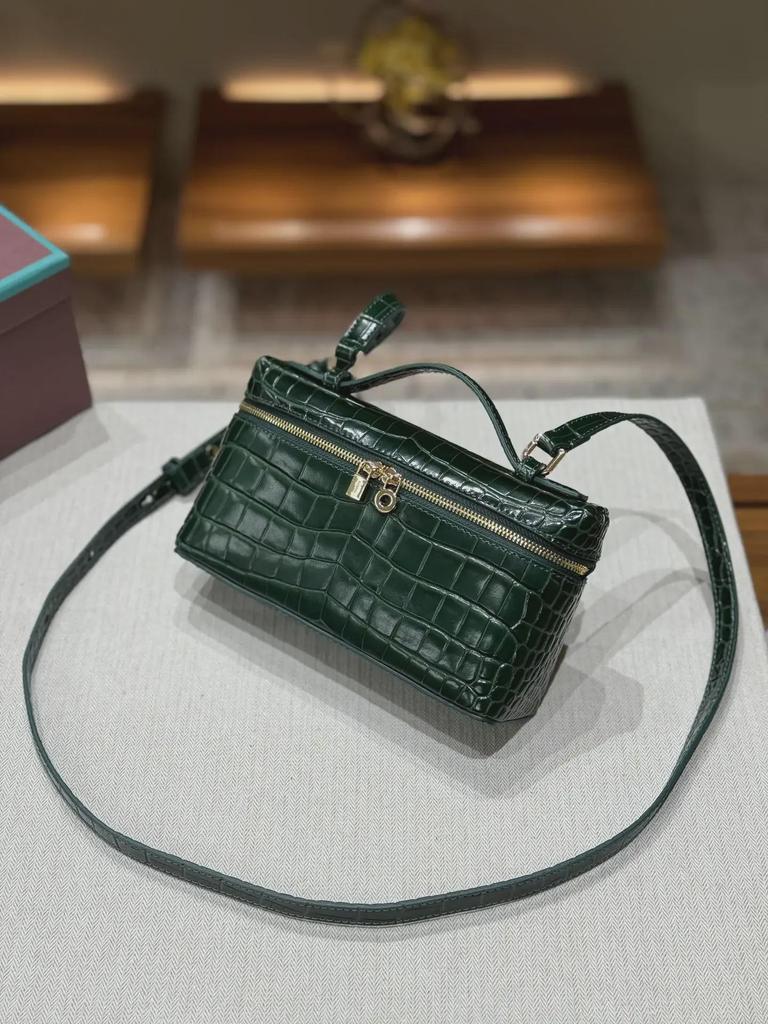 Роскошная сумка через плечо из кожи крокодила и страуса