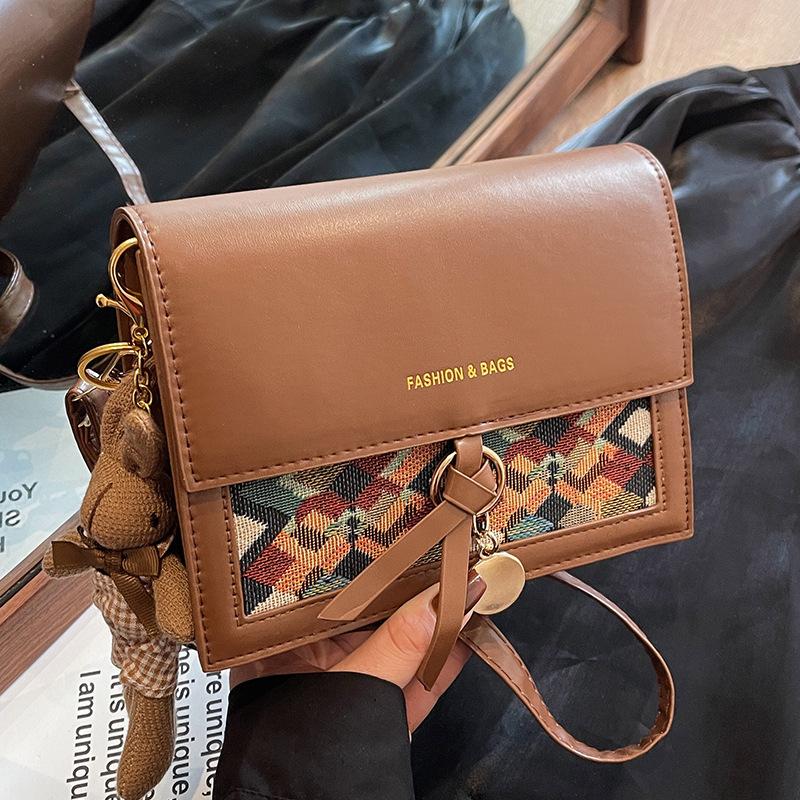 This Year'S Popular Bags Are High-End Textured Messenger Bags, Fashionable Retro Versatile Shoulder Small Square Bags.