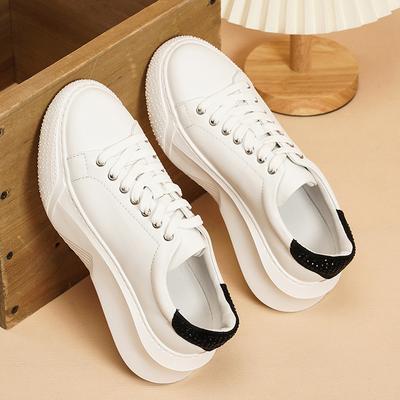 Весна и лето новые маленькие белые спортивные туфли первый слой коровьей кожи толстая подошва повседневные увеличивающие рост туфли модный темперамент универсальные женские туфли