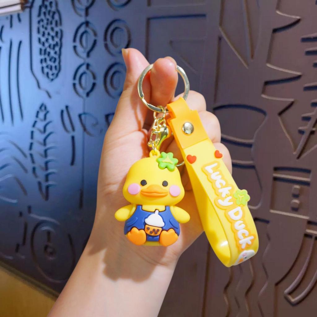 Очаровательный брелок-утка: Мягкий резиновый брелок-персонаж животного для сумок, автомобилей и многого другого