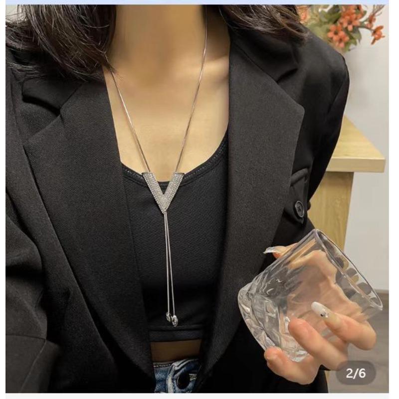 Роскошное ожерелье высокого класса для женщин, длинная цепочка-свитер, простое, модное, универсальное, осенне-зимнее, с бахромой, аксессуар для одежды, кулон