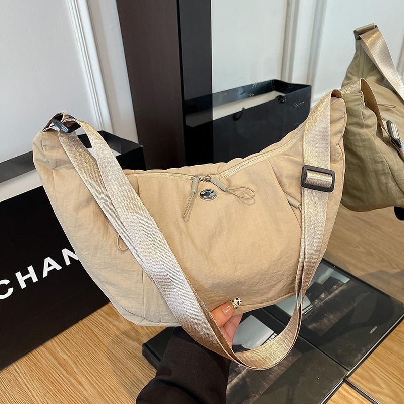 New Bags, Dumpling Bags, Croissant Bags, Fitness Yoga Bags, Canvas Shoulder Bodywash Bags, Women's Hand-held Armpit Wandering Bags