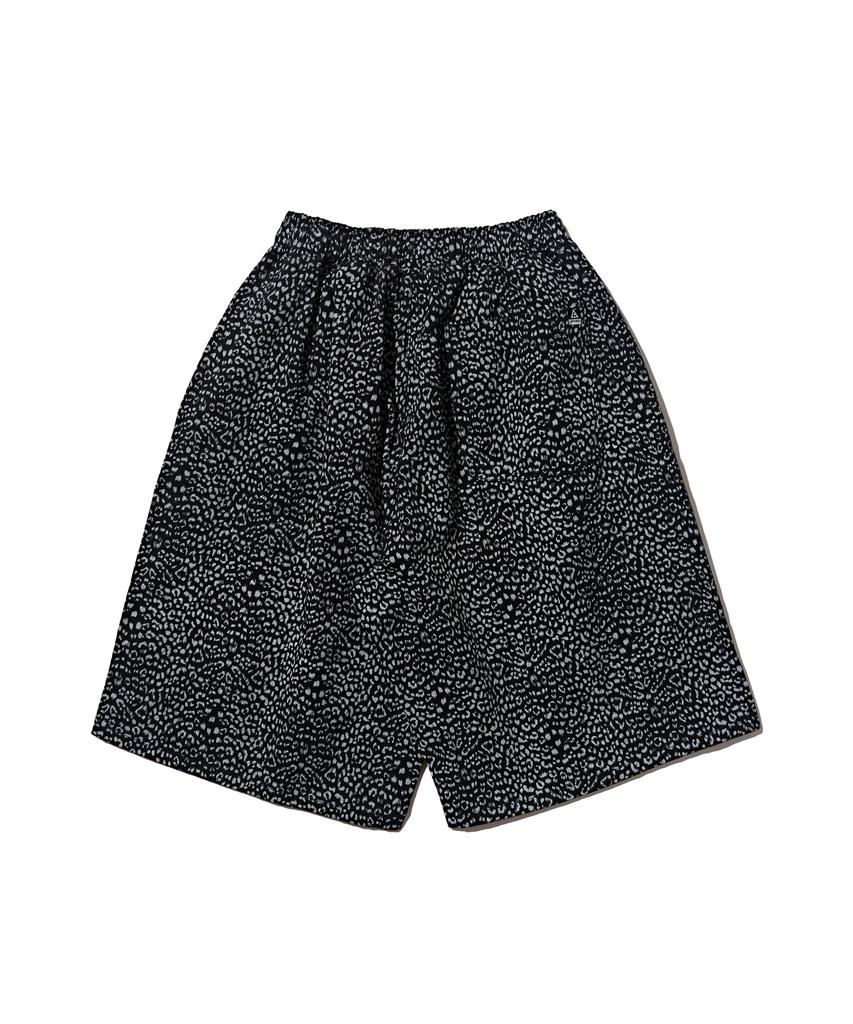 CARGOBROS Leopard Pattern Bermuda Shorts (Black)