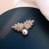 Design Full Of Rhinestone Wings Leaf Pearl Brooch Fashionable And Versatile Retro Light Luxury Corsage Accessories
