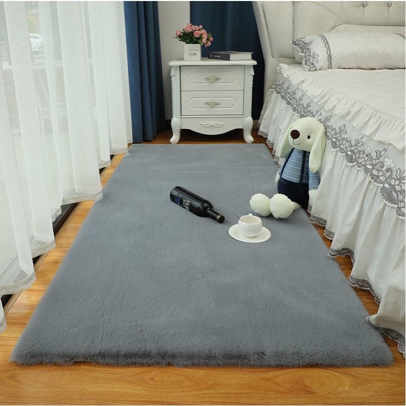 Inyahome Faux Fur Grey Rug for Bedroom Thick Fluffy Rug Non Slip Fuzzy Rabbit Fur Area Rug Shaggy Nursery Indoor Floor Carpet