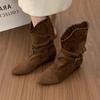 Ретро матовая кожа острый носок плиссированные ботильоны 2025 новые одинарные ботинки внутренняя высота увеличение короткие западные ковбойские сапоги женские