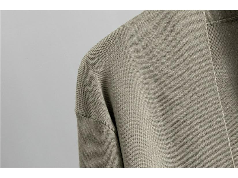 Женский свободный трикотажный комплект из трех предметов: Длинный кардиган с шалью, жилет с высоким воротом, широкие брюки — идеальный вариант для весны и осени