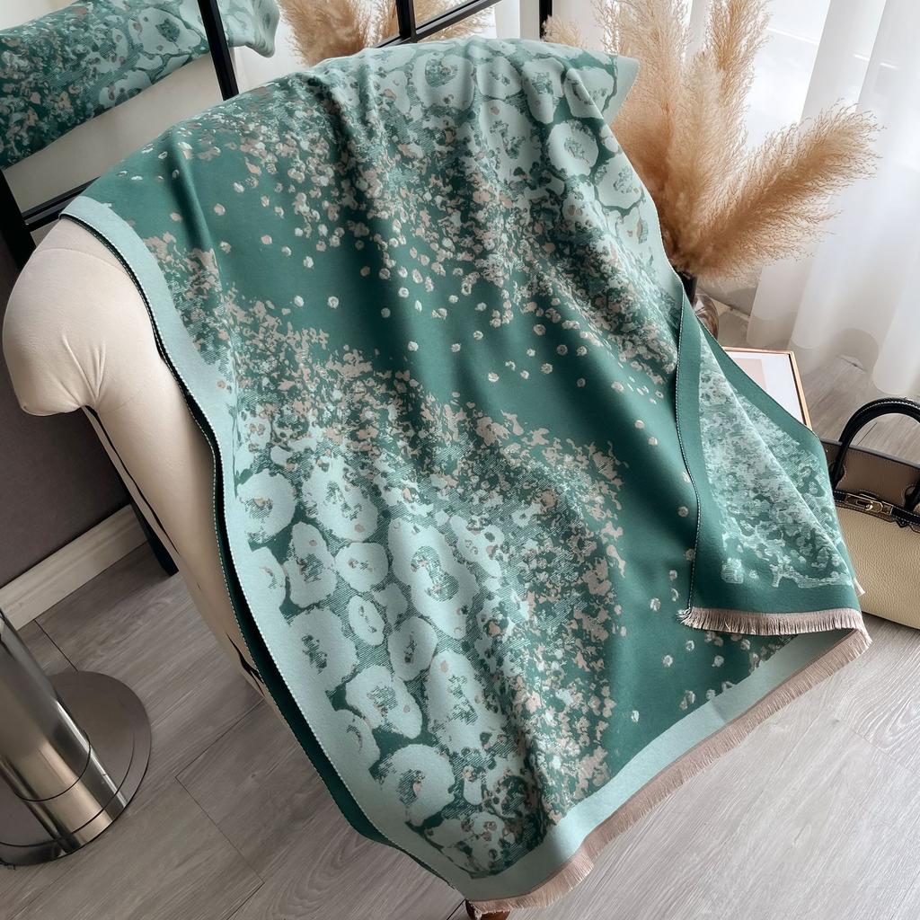 Warm Winter Scarf for Women Luxury Leopard Pashmina Shawls Thick Cashmere Blanket Chunky Stoles Lady Elegant Poncho Bufanda
