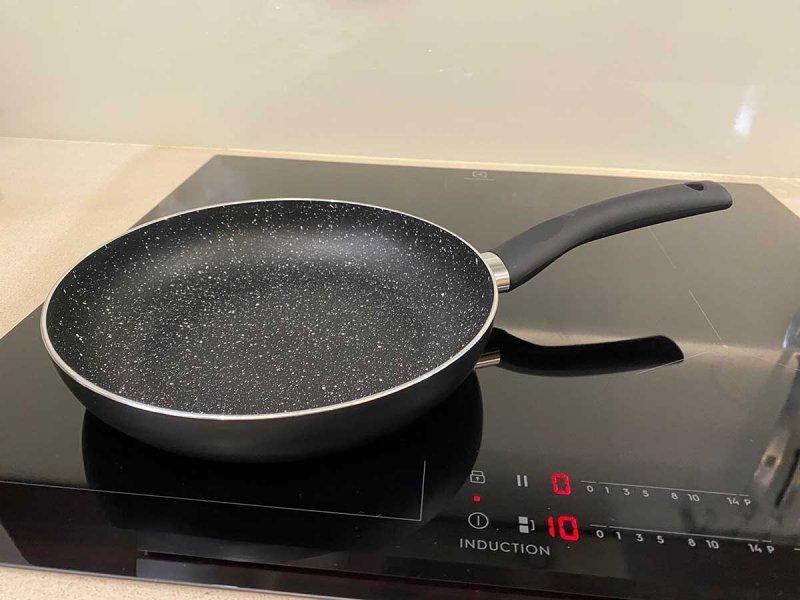 Patelnia Z Powłoką Marmurową Kinghoff Marmo 28Cm Kh-3983
