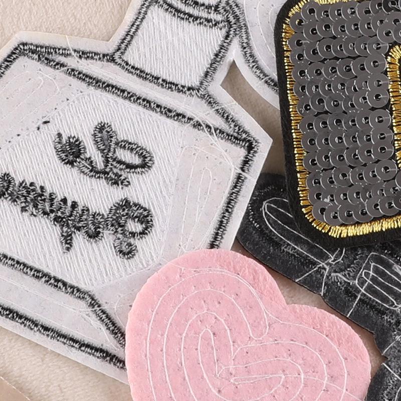 Этикетка из ткани с вышивкой бисером и пайетками Duoku для самостоятельной нашивки на одежду