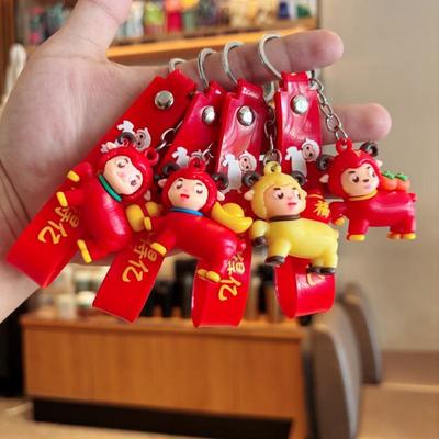 Милый Мультяшный Красный Овечка Брелок с Мягким Ремешком на Запястье и 3D Куколкой Идеально Подходит для Подарков на Новый Год Подвеска на Сумку Повседневное Использование