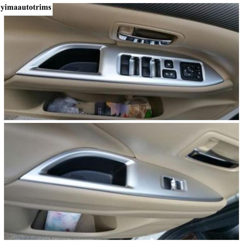 Накладки и Аксессуары для Mitsubishi Outlander 2013 - : Лампа для чтения в салоне, Стеклоподъемник, Динамик двери, Панель приборов, Панель кондиционера