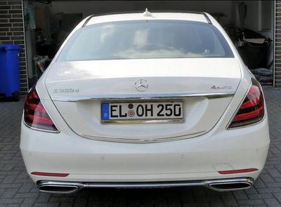 Mercedes S Class S222 Хромированная отделка багажника — акцент на задней двери — деталь задней части автомобиля премиум-класса — усилитель блеска.