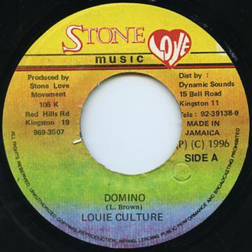 7-дюймовая пластинка LOUIE CULTURE - Domino NONE Stone Love Musi 1996 Ямайка Регги, Ска и Даб Б/у