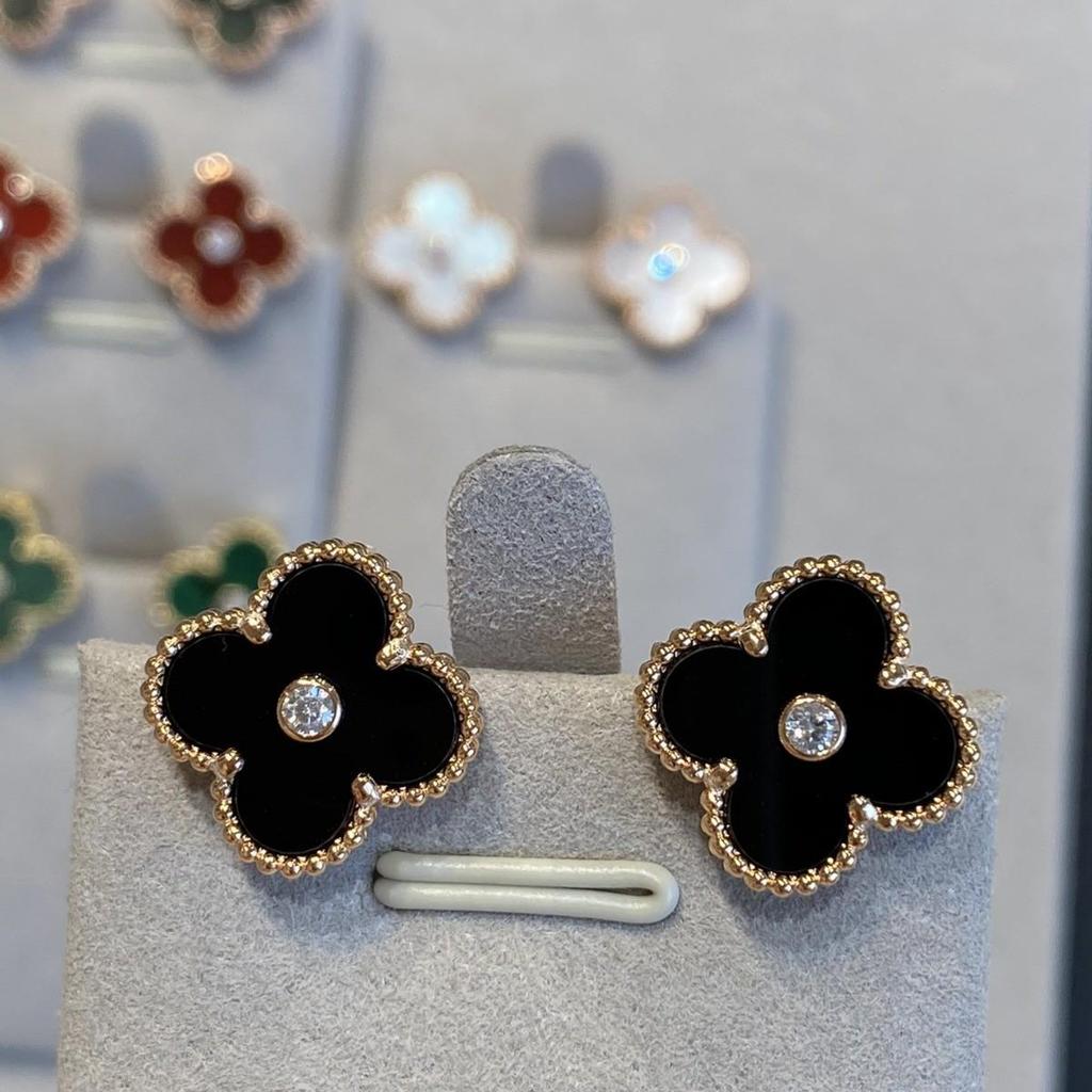 Серьги-гвоздики 'Клевер' из титановой стали 18 карат с нетускнеющим перламутром для женщин