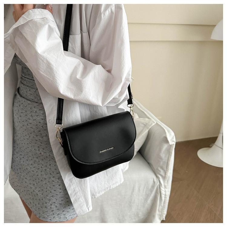 Трендовая сумка-седло конфетных цветов в белом, хаки, розовом, зеленом, коричневом, черном