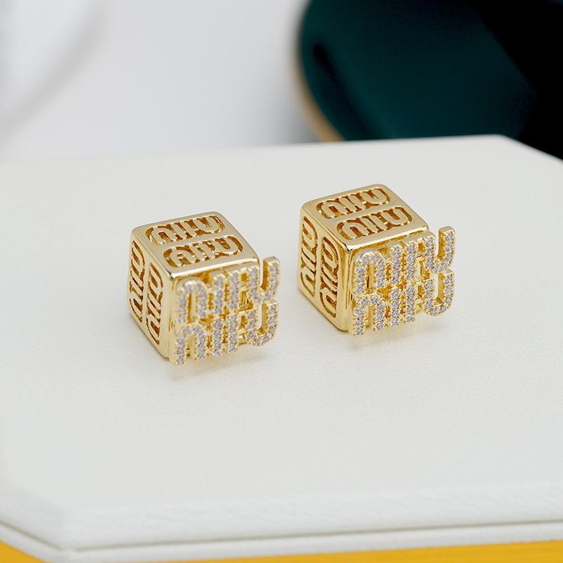 Three-Dimensional Square Full Diamond Stud Earrings Women'S Light Luxury High-End Sense Unique Design Big-Name Earrings Personalized Versatile Earring