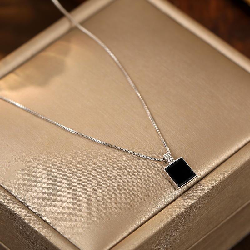 Banyan Tree S925 Silver Black Agate Square Pendant Necklace for Women - Minimalist High-end Clavicle Chain