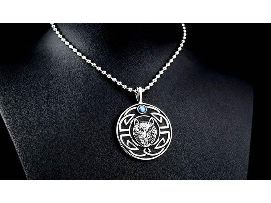 Кулон Железный Человек Голова Волка: Мужская титановая сталь с бриллиантовой инкрустацией