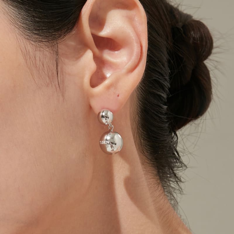 Tirr Lirr Tizen Maximize Silver Ball Plump Silver-White Earrings TEDSVW14037M