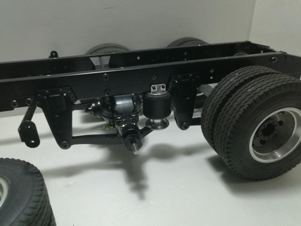 Металлическая задняя пневмоподвеска для радиоуправляемого тягача Tamiya 1/14 Scania R620