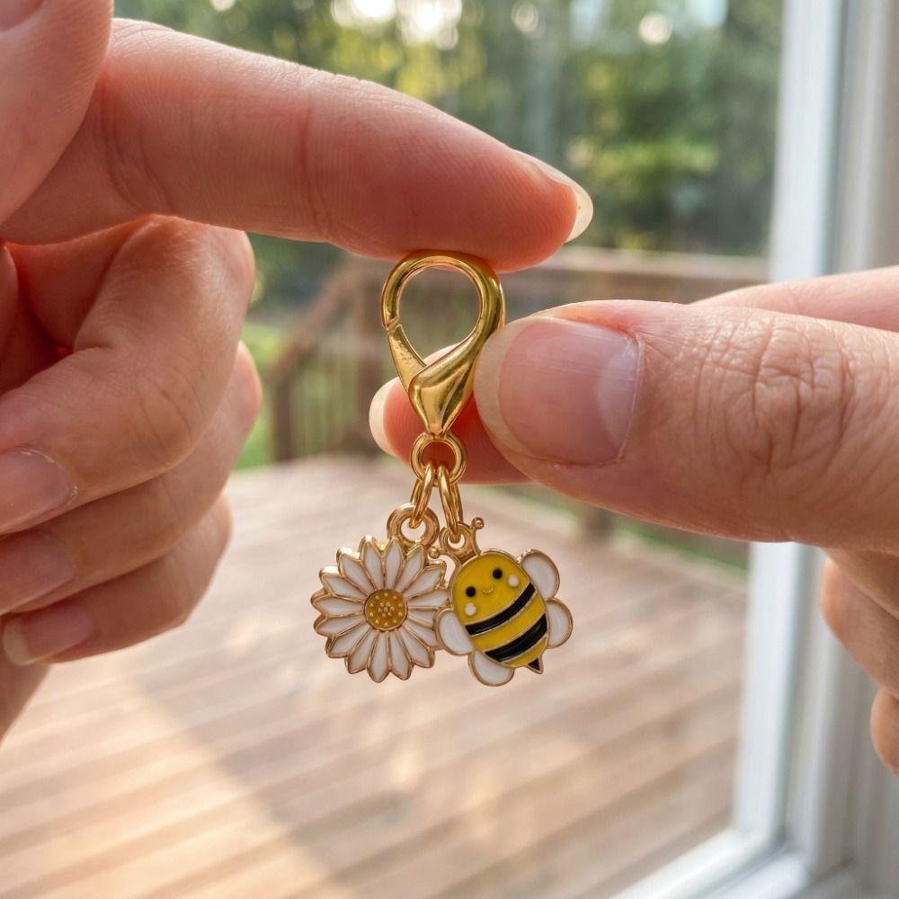 Ornaments Bee Flower Pendant Oil Dripping Bag Hanging Key Ring Bee Keychain Bag Key Decor