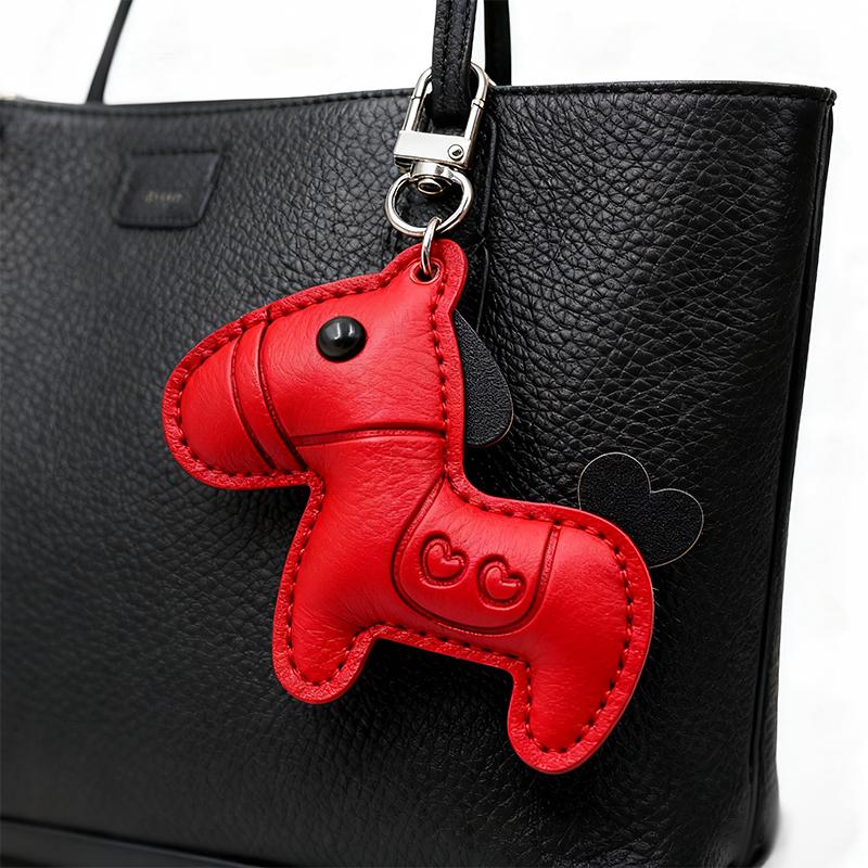 Creative Pony Bag Pendant New Design Keychain Pendant Stylish Embossed Contrasting 3d Pendant High-quality Leather New Year Gift