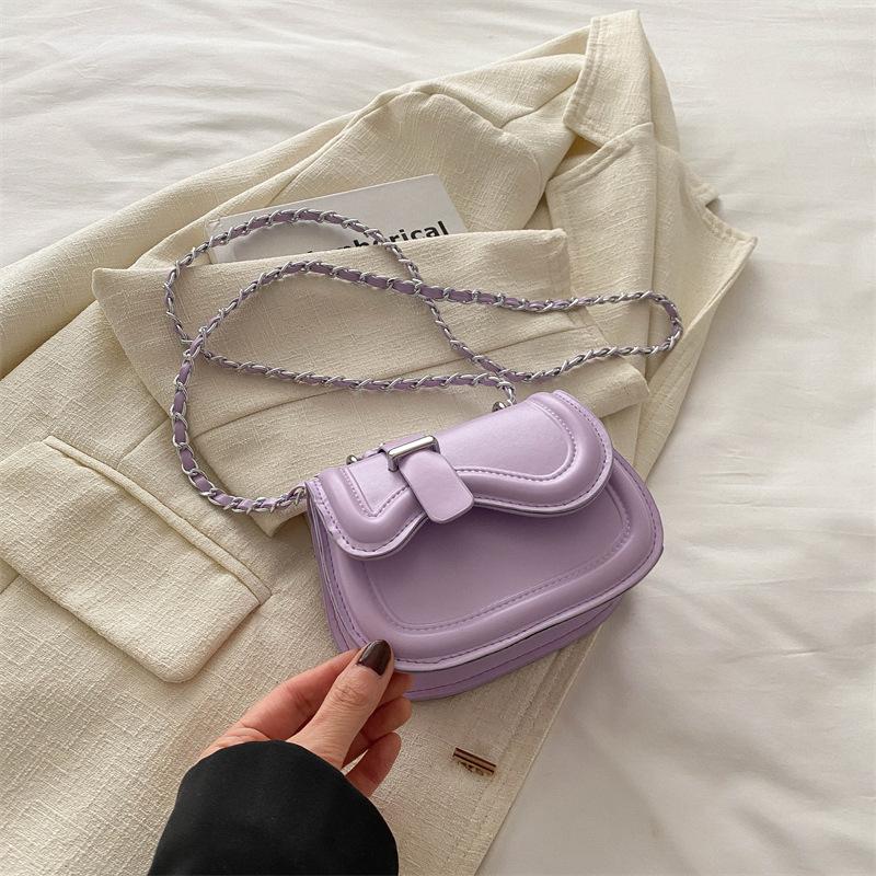 Однотонная текстура простая мода маленькая сумка женская сумка-цепочка 2025 весна новая универсальная ins сумка-мессенджер сумка-седло