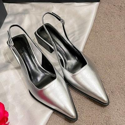 Модные сандалии Baotou Летние новые Остроносые С мелким вырезом Яркая кожа Металлическая пряжка Мягкая подошва Противоскользящие Износостойкие Туфли на каблуке