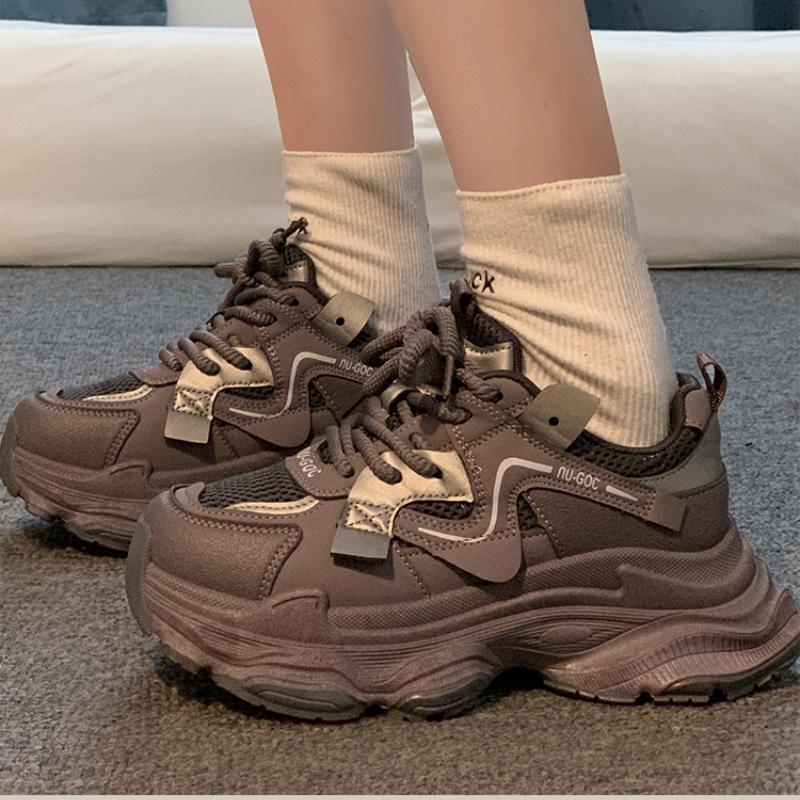 2024 Высококачественные уличные кроссовки на платформе для женщин, сетчатые однотонные дышащие кроссовки со шнуровкой и толстой подошвой, женская обувь