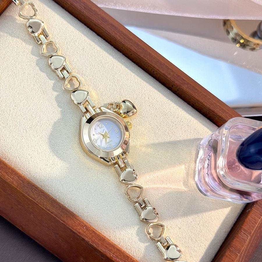 Hollow Love Pendant Bracelet Quartz Watch Small Exquisite Smart Jewelry Watch