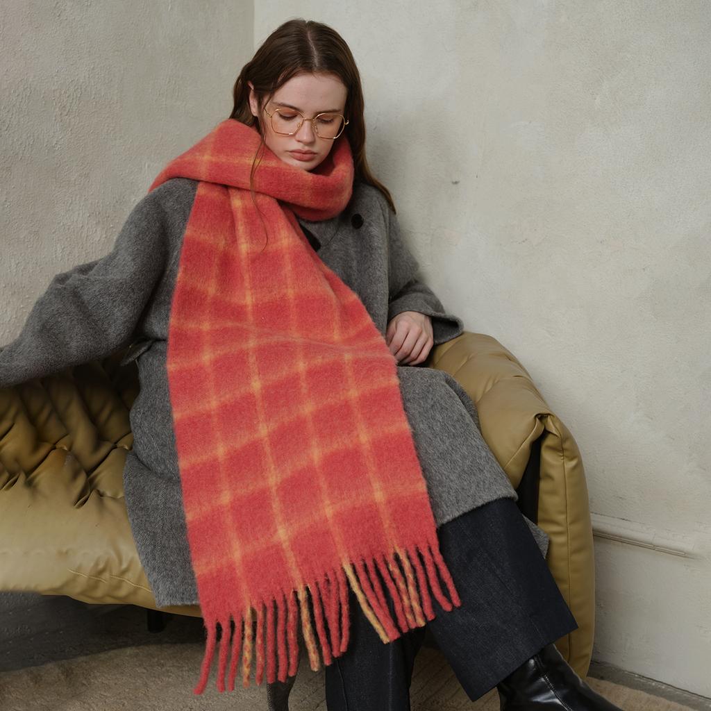 Designer wool plaid scarf women's autumn and winter increase the soft and simple atmosphere pink plaid scarf shawl