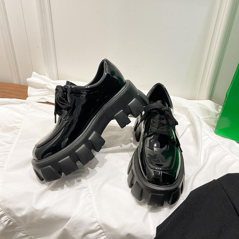 Женская обувь Осенние туфли с круглым носком Черные туфли на плоской подошве Мокасины с мехом Повседневные женские кроссовки Женская обувь Оксфорды Сабо на платформе Осень