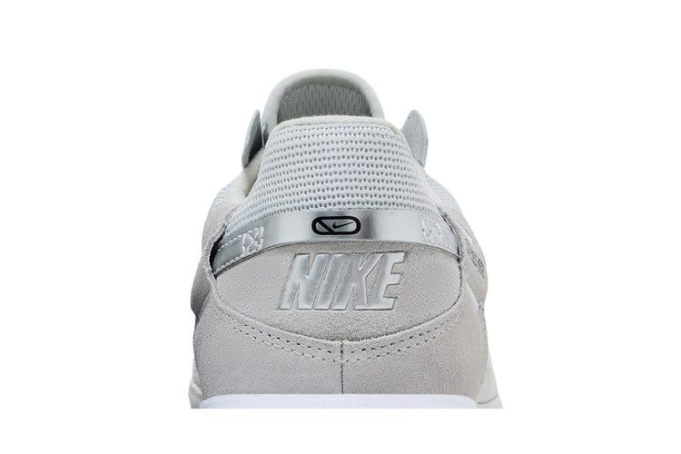 Мужские кроссовки Nike Streetgato Светло-дымчато-серый Металлический серебристый Светло-дымчато-серый/Фотоновый пыльный/Металлический серебристый
