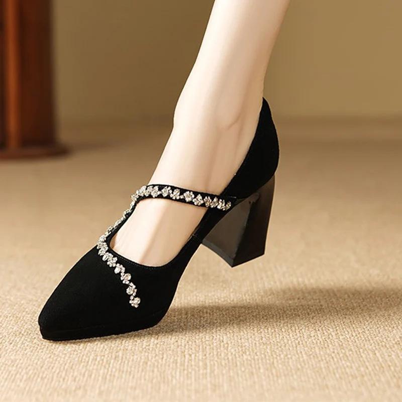 Элегантные женские туфли на высоком каблуке из замши и кристаллов 2025 года, новые брендовые осенние дизайнерские туфли-лодочки с острым носком