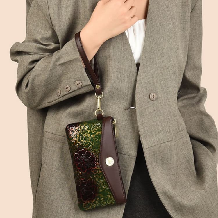 Vintage floral embossed patent leather clutch change purse