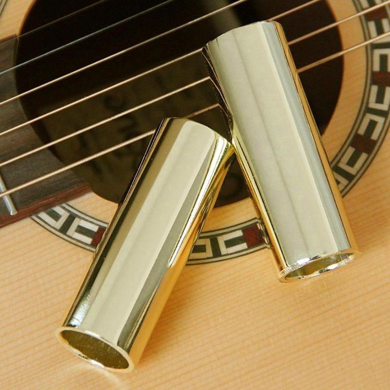 Металлическая насадка на палец для получения дополнительных эффектов при игре на гитаре