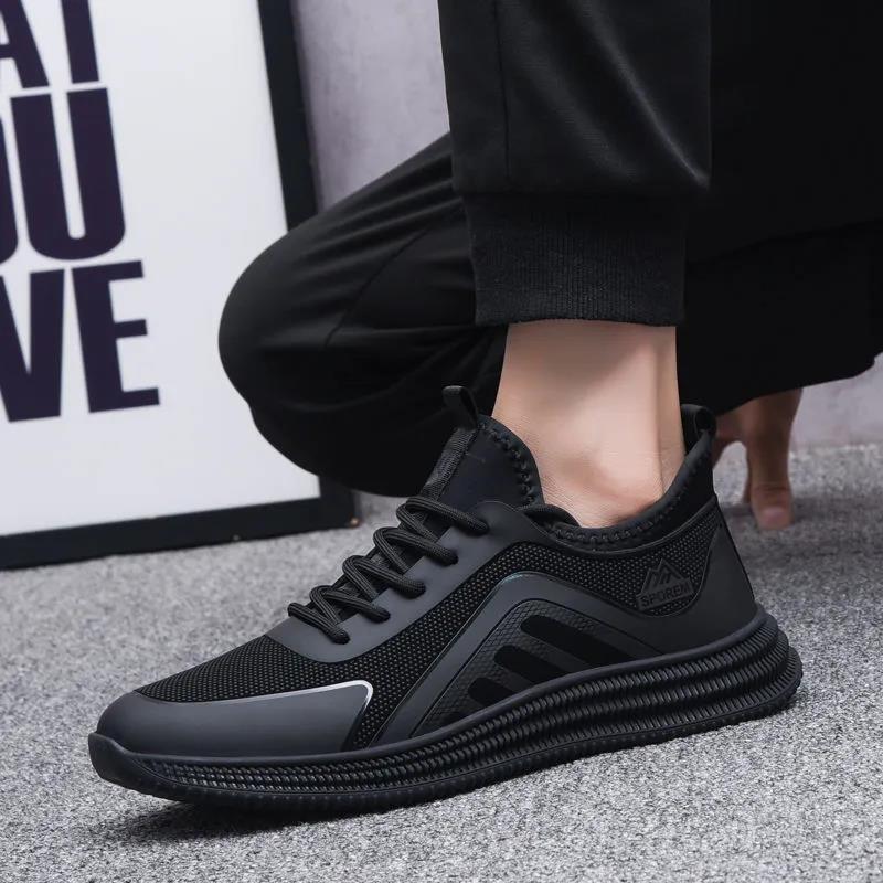 New Sports and Casual Men's Shoes Soft Sole Anti Slip Running Shoes Black Leather Waterproof Shoes Low Cut Soft Sole Comfortable and Breathable Shoes