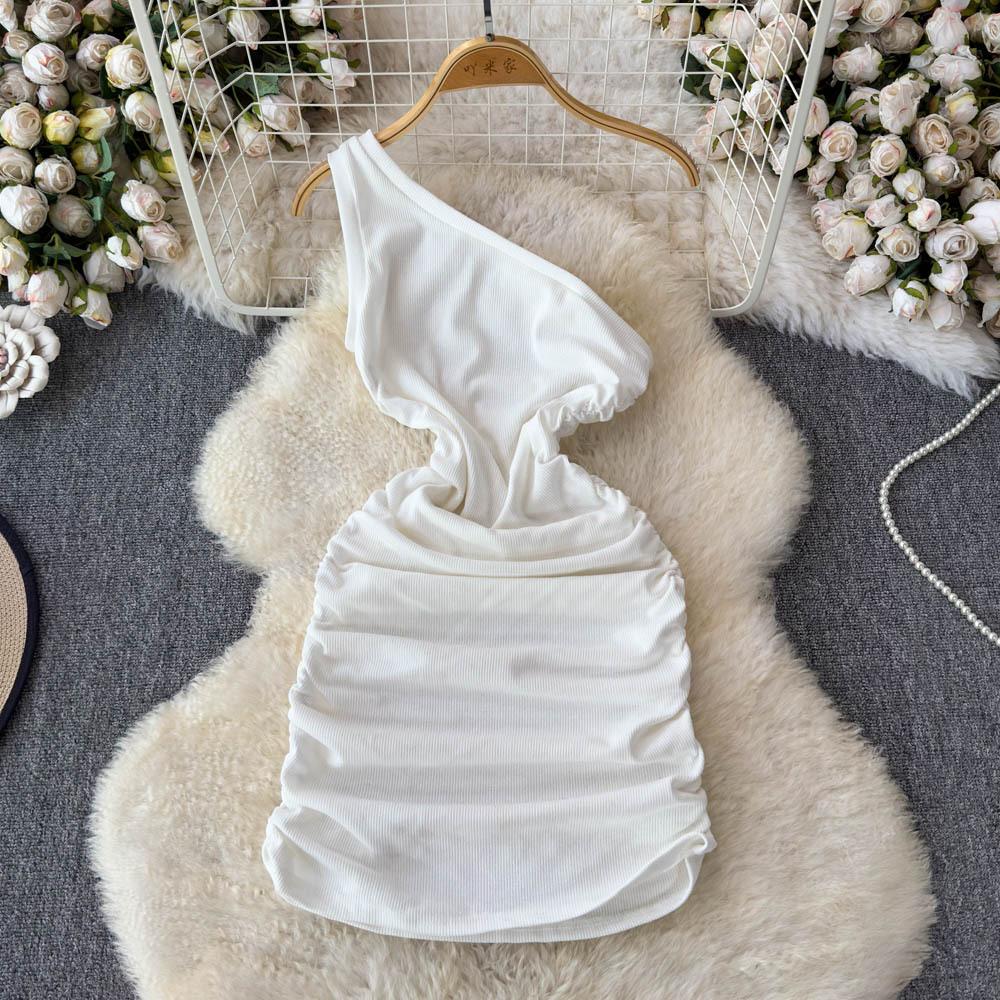 Платье с косым воротником для похудения и моделирования женской одежды на весну