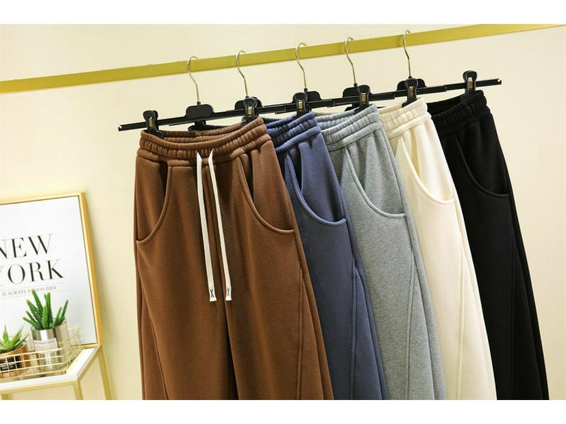 Women's 2024 Autumn/Winter Wide-Leg Banana Pants: Velvet Lined, Straight Fit, Casual and Warm.